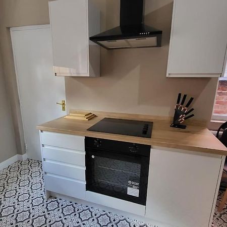 4 Bedroom House, 8 Min To City! Manchester Exteriör bild