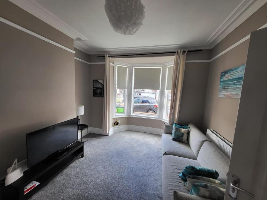 4 Bedroom House, 8 Min To City! Manchester Exteriör bild